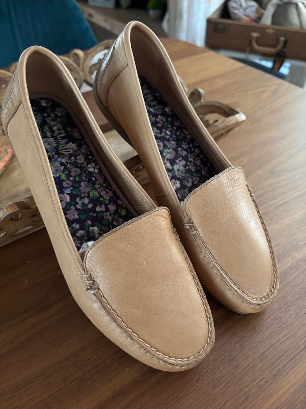 EASTLAND TAN LEATHER DRIVING LOAFERS